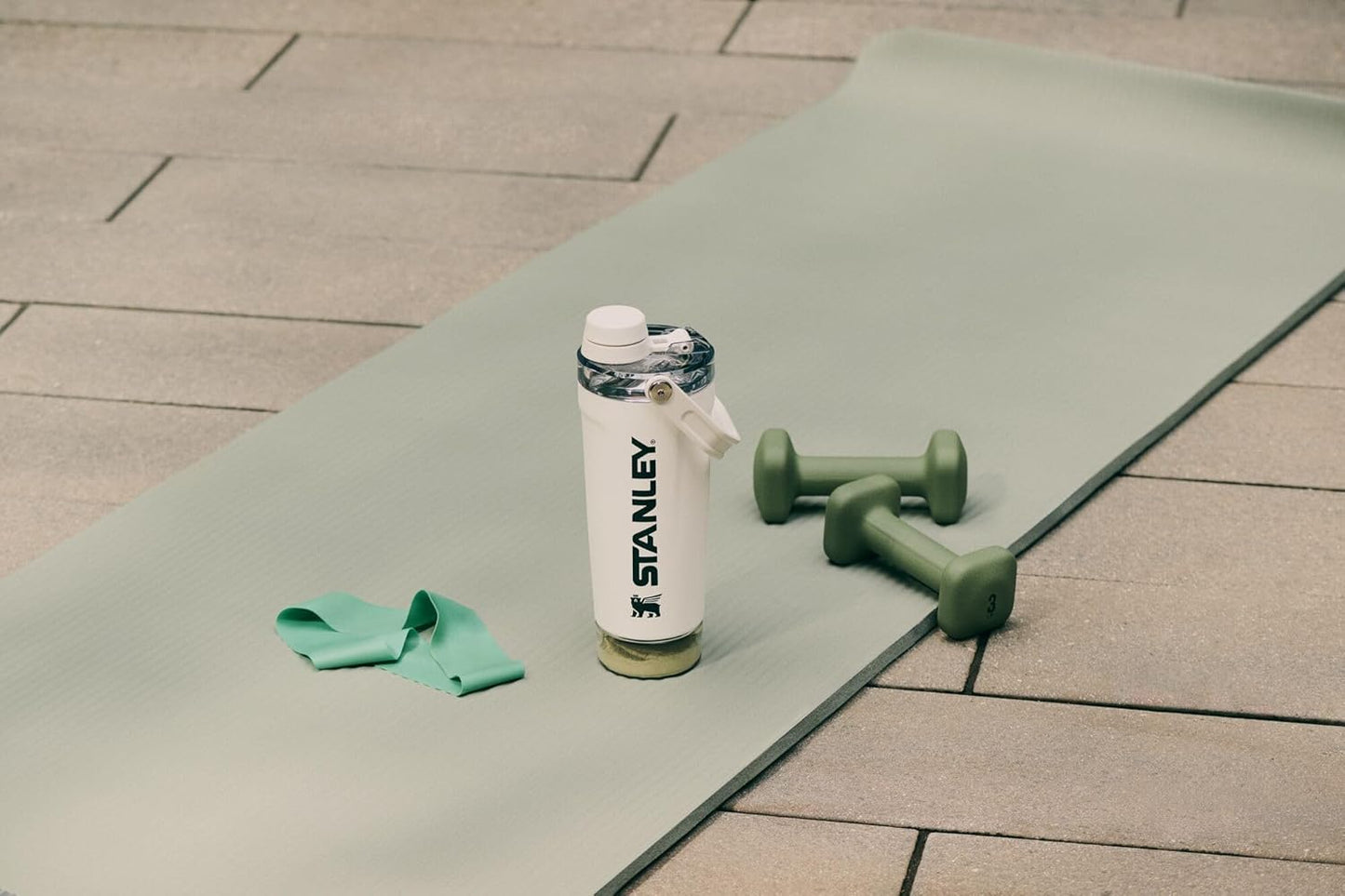 Stanley Activate Shaker Bottle 20 oz